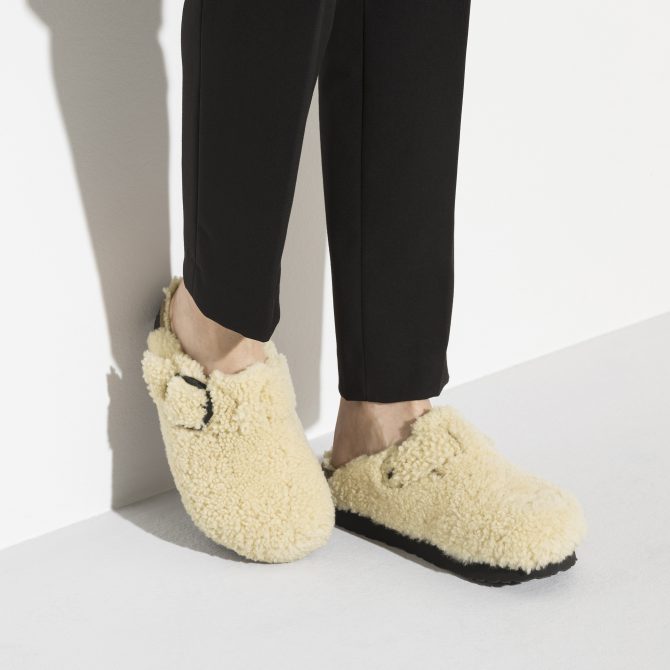 Boston Big Buckle Platform Fur - Image 3